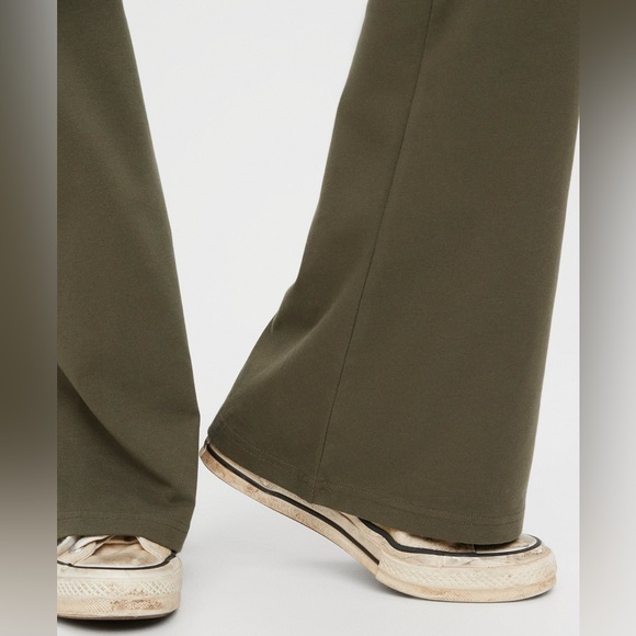 Offline by Aerie Women’s Olive Green OG High Waisted Flare Leggings, Size XS - Picture 4 of 10